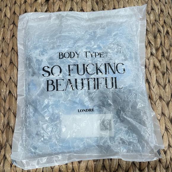 Londre The Airy Mesh Dress Heavenly Bodies - Picture 9 of 9